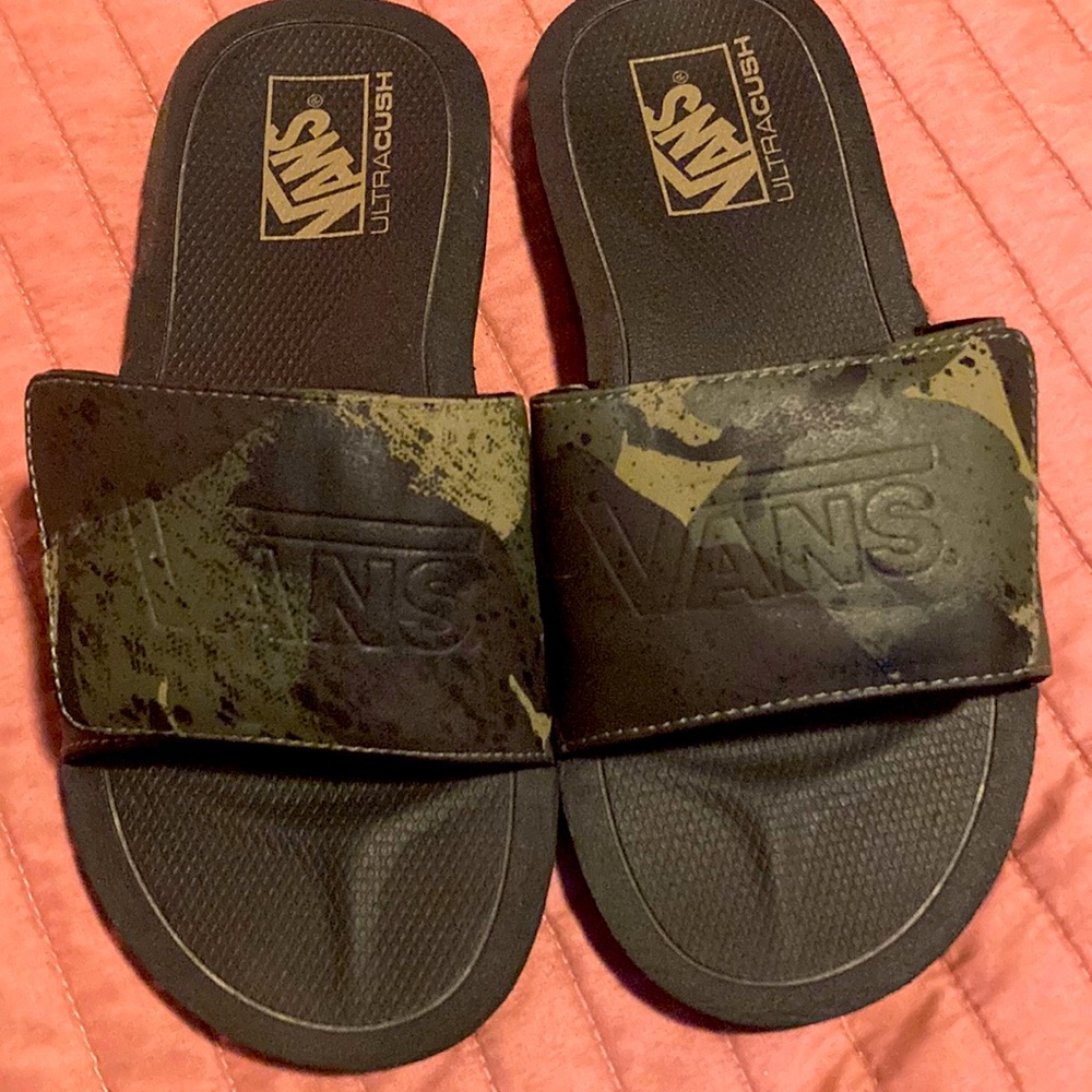Vans camo slides